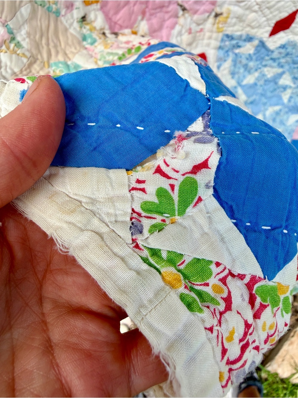 Vintage Feedsack Hand-Stitched La Conner Stars Quilt - 72x57 - Picture 8 of 17
